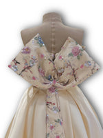 Load image into Gallery viewer, Girl/103