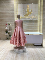 Load image into Gallery viewer, Girl/109