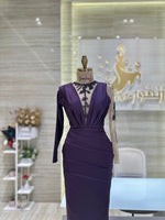 Load image into Gallery viewer, Elegant dress suitable for galas, parties, or special events.