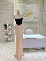 Load image into Gallery viewer, Elegant dress suitable for galas, parties, or special events.