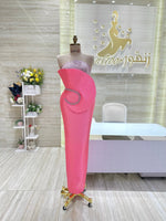 Load image into Gallery viewer, A comfortable and stylish knee-length dress with sleeves, perfect for a family gathering