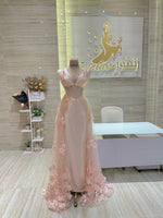 Load image into Gallery viewer, Fashion Designers, Qatar