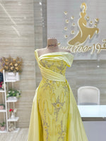 Load image into Gallery viewer, A comfortable and stylish knee-length dress with sleeves, perfect for a family gathering