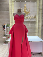 Load image into Gallery viewer, Elegant dress suitable for galas, parties, or special events.