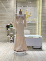 Load image into Gallery viewer, Elegant dress suitable for galas, parties, or special events.