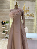 Load image into Gallery viewer, Elegant dress suitable for galas, parties, or special events.