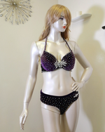 Load image into Gallery viewer, A soft peach, single-cloche dress with elegant sleeves, perfect for a family gathering.