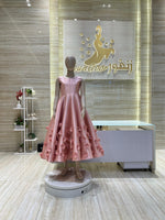 Load image into Gallery viewer, Girl/109