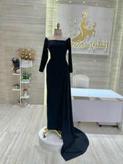Elegant dress suitable for galas, parties, or special events.