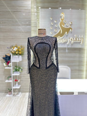 Elegant dress suitable for galas, parties, or special events.