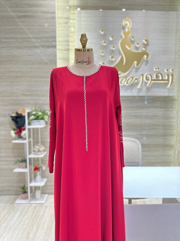 Elegant dress suitable for galas, parties, or special events.